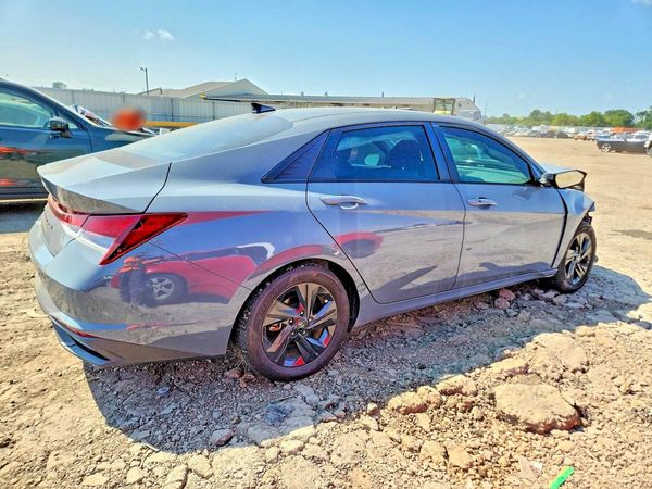 2022 HYUNDAI ELANTRA