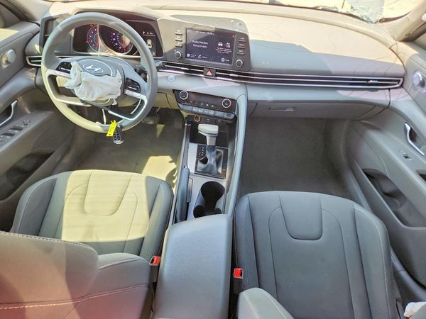 2022 HYUNDAI ELANTRA