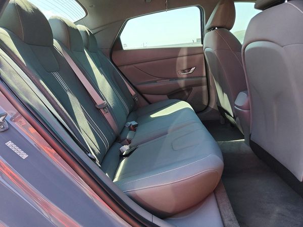2022 HYUNDAI ELANTRA