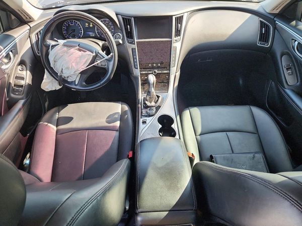 2015 INFINITI Q50
