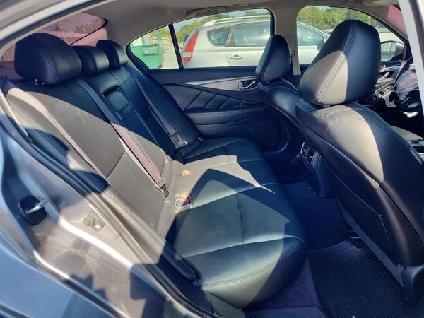 2015 INFINITI Q50