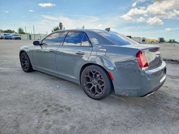 2019 CHRYSLER 300