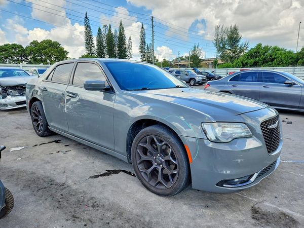 2019 CHRYSLER 300