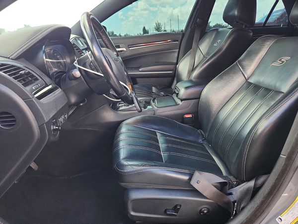 2019 CHRYSLER 300