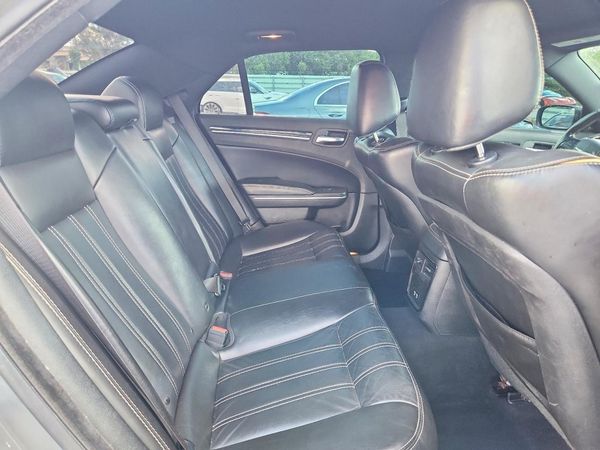 2019 CHRYSLER 300