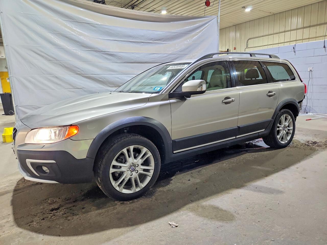 2016 VOLVO XC70 SV35 Platinum