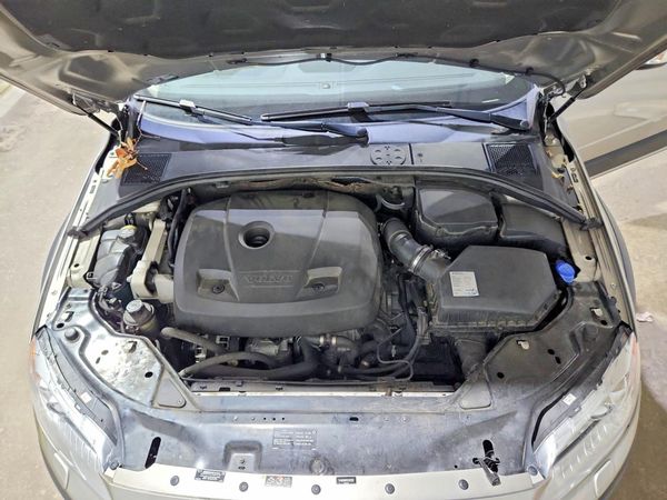 2016 VOLVO XC70 SV35 Platinum