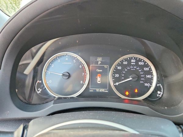 2016 LEXUS IS 200t