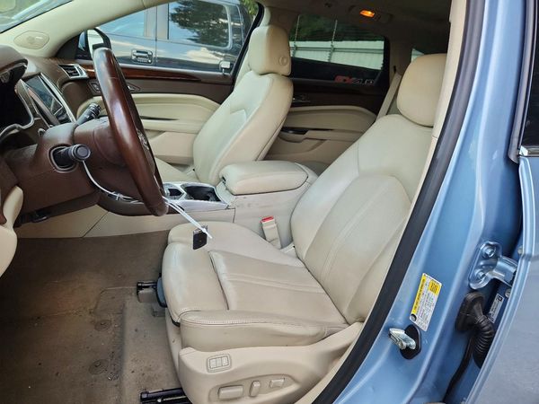 2013 CADILLAC SRX — DENT