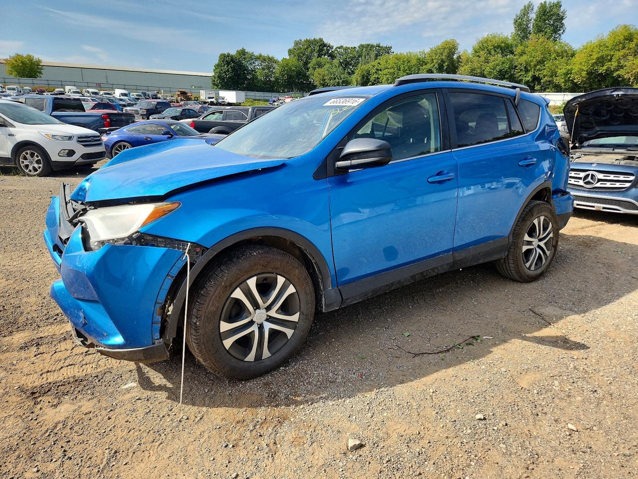 2017 TOYOTA RAV4 LE — Front 3/4