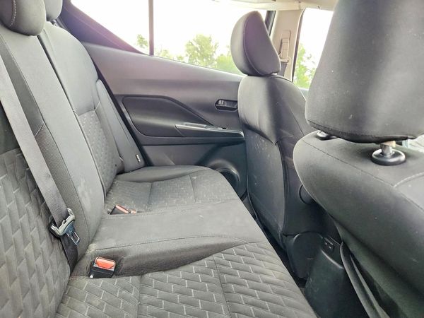 2021 NISSAN KICKS