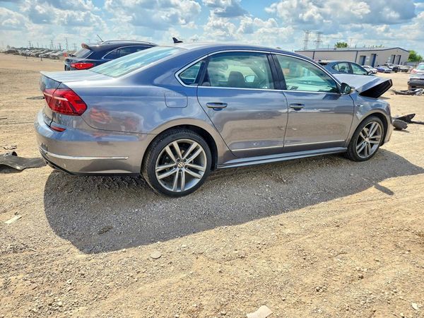 2017 VOLKSWAGEN PASSAT