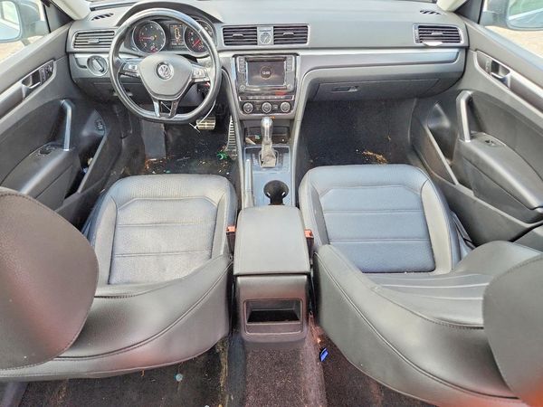 2017 VOLKSWAGEN PASSAT