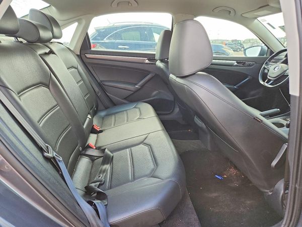 2017 VOLKSWAGEN PASSAT