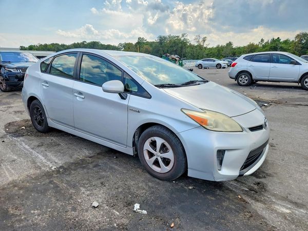 2013 TOYOTA PRIUS