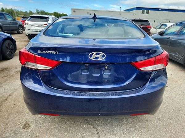 2013 HYUNDAI ELANTRA