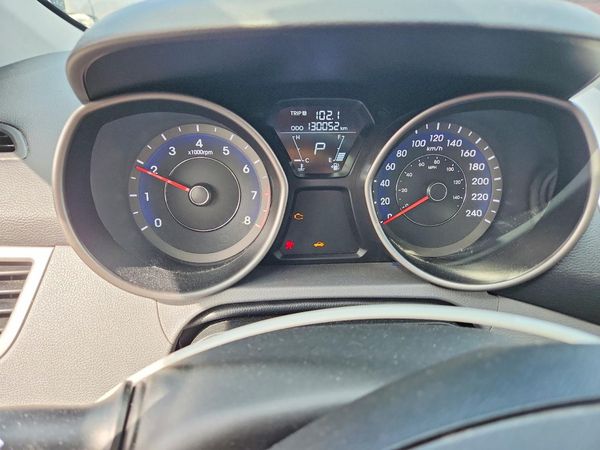 2013 HYUNDAI ELANTRA