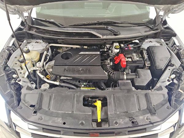 2024 NISSAN ROGUE SV — Engine bay