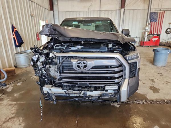 2025 TOYOTA TUNDRA
