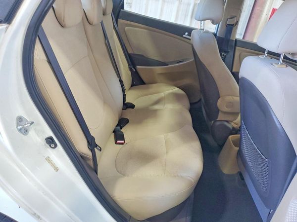2012 HYUNDAI ACCENT GL (Middle-low grade)