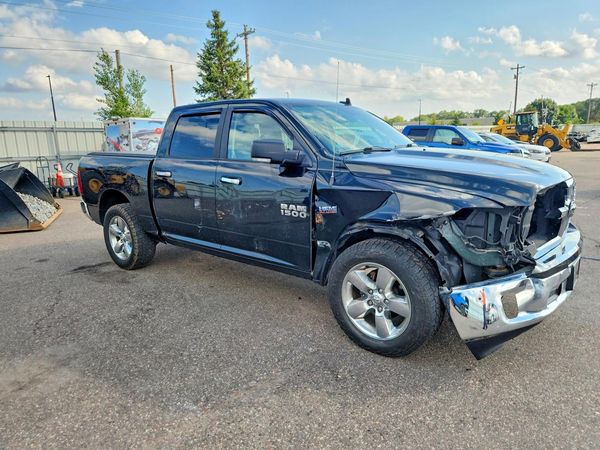 2017 RAM 1500 SLT