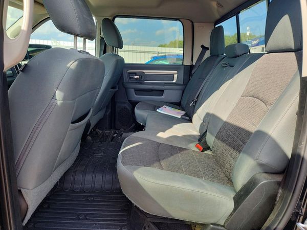 2017 RAM 1500 SLT