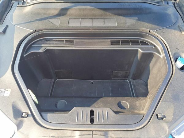 2021 FORD MUSTANG GT — Engine bay