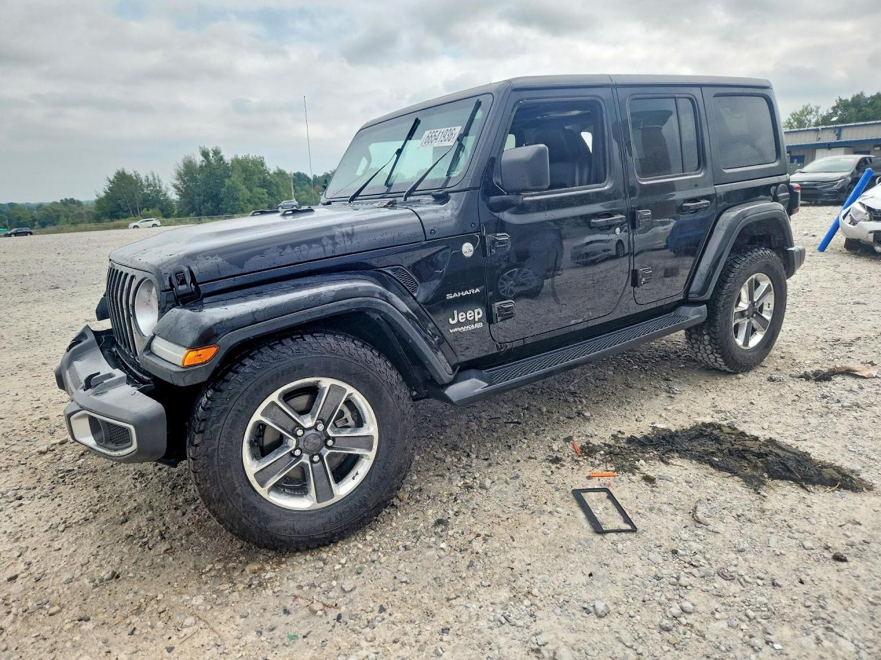 2018 JEEP WRANGLER Unlimited Sahara — Front 3/4
