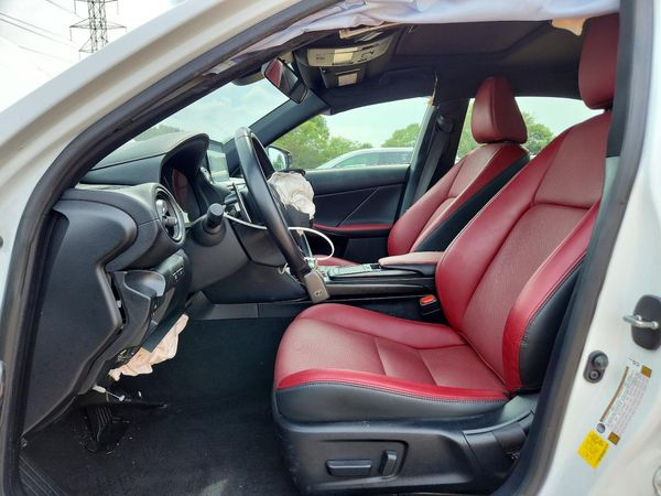 2024 LEXUS IS 300