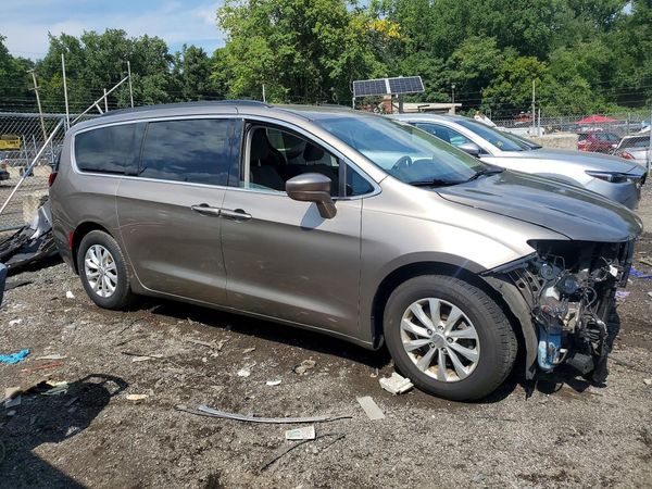 2018 CHRYSLER PACIFICA