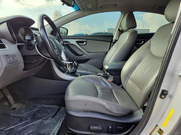 2015 HYUNDAI ELANTRA GLS(Middle) — DENT