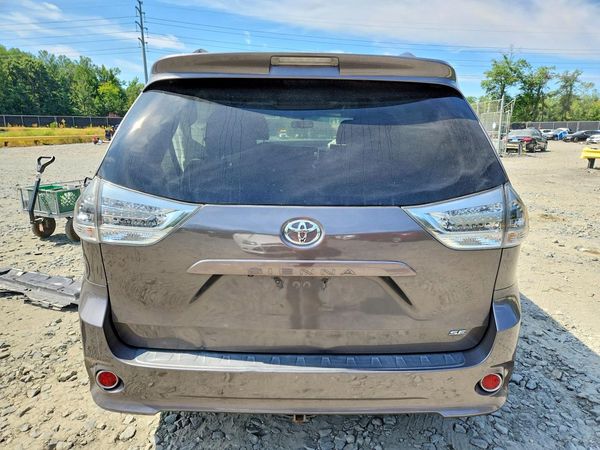 2017 TOYOTA SIENNA