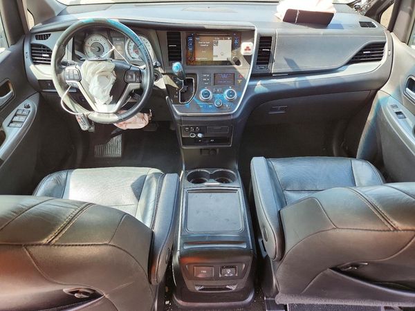 2017 TOYOTA SIENNA