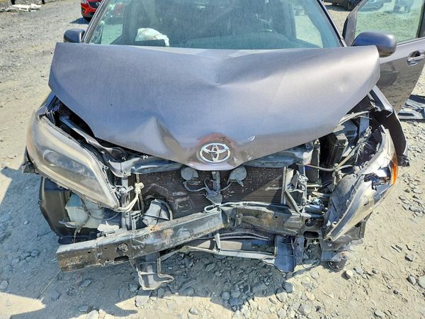 2017 TOYOTA SIENNA