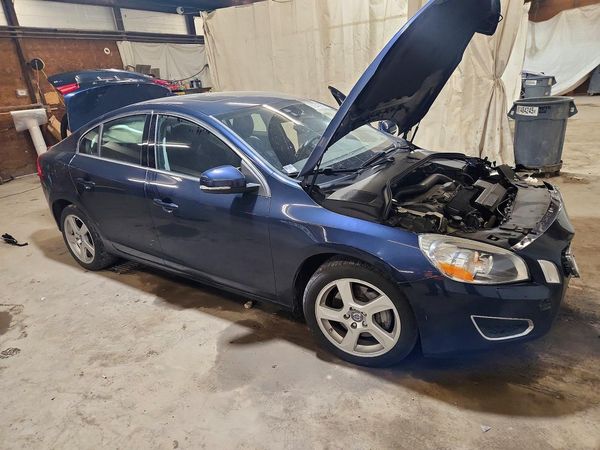 2013 VOLVO S60
