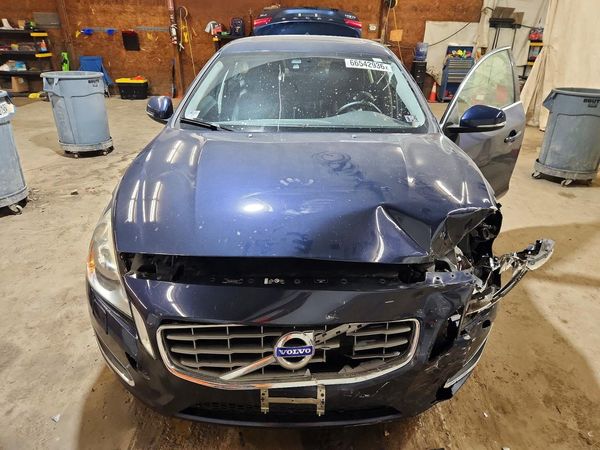 2013 VOLVO S60