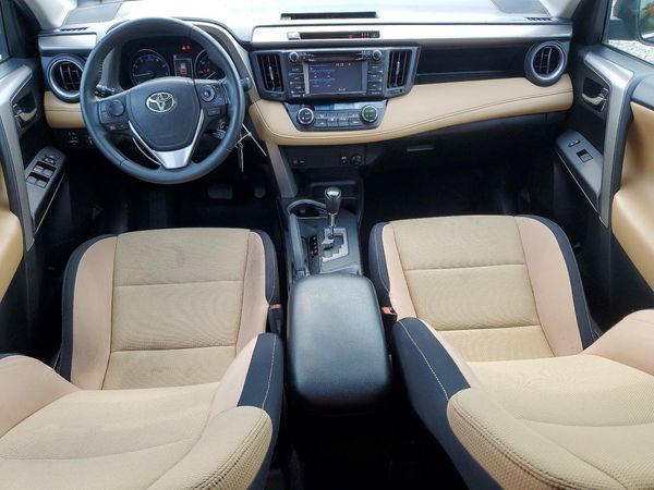 2017 TOYOTA RAV4 XLE