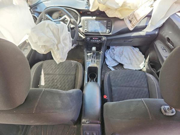 2021 NISSAN KICKS