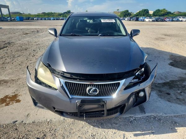2013 LEXUS IS 250