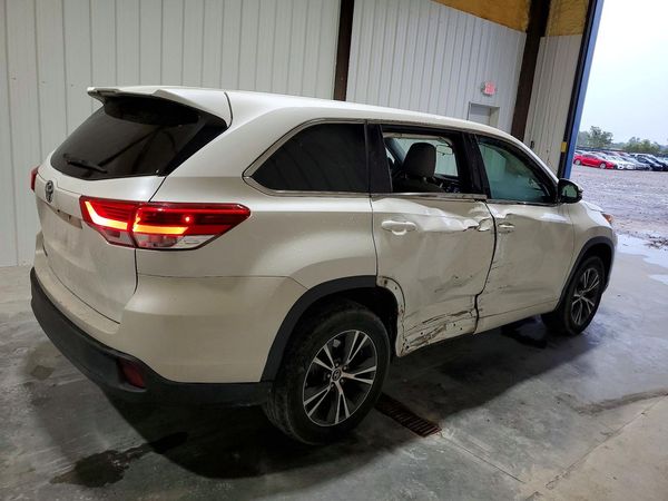 2017 TOYOTA HIGHLANDER