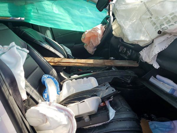 2023 HYUNDAI KONA SEL — DENT