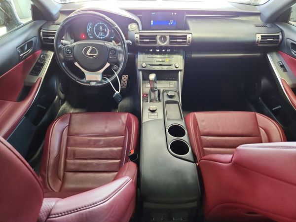 2016 LEXUS IS 300
