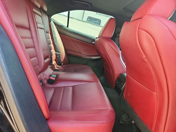 2016 LEXUS IS 300