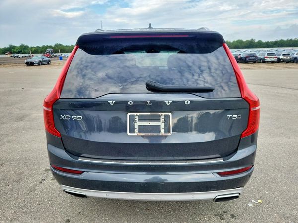 2021 VOLVO XC90