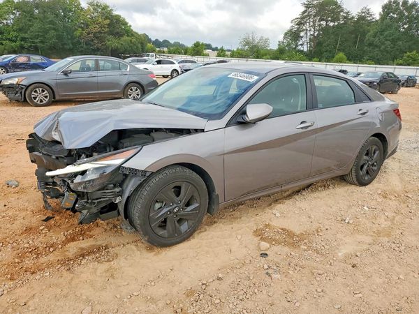 2022 HYUNDAI ELANTRA