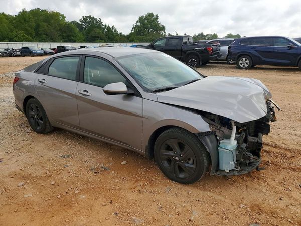 2022 HYUNDAI ELANTRA