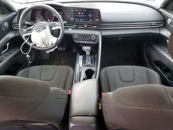 2022 HYUNDAI ELANTRA