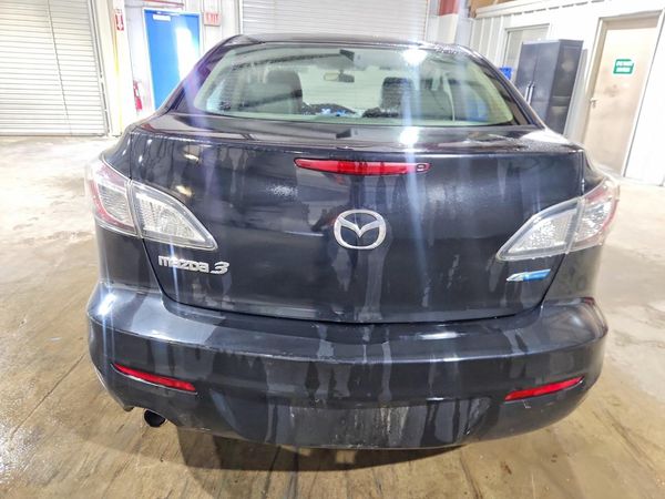 2013 MAZDA 3