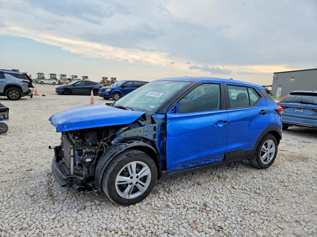 2021 NISSAN KICKS