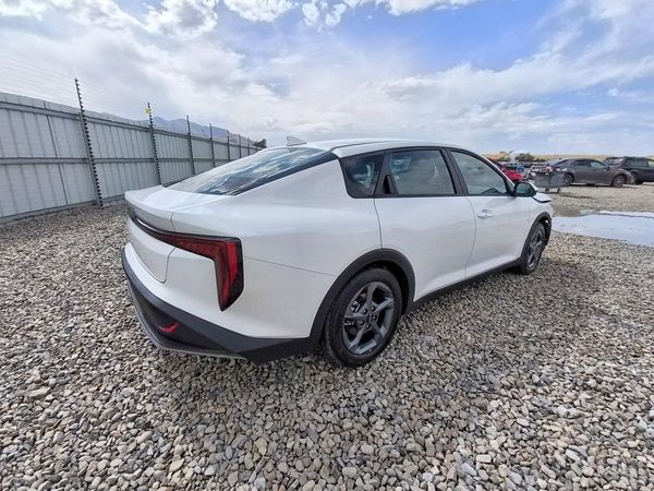 2026 KIA K4 LX, LXS
